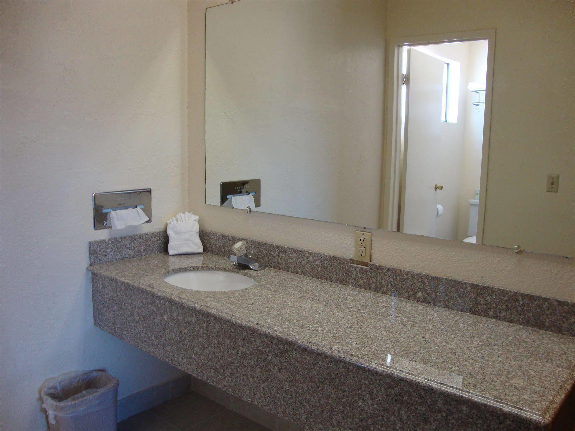 Pine Tree Motel Medford